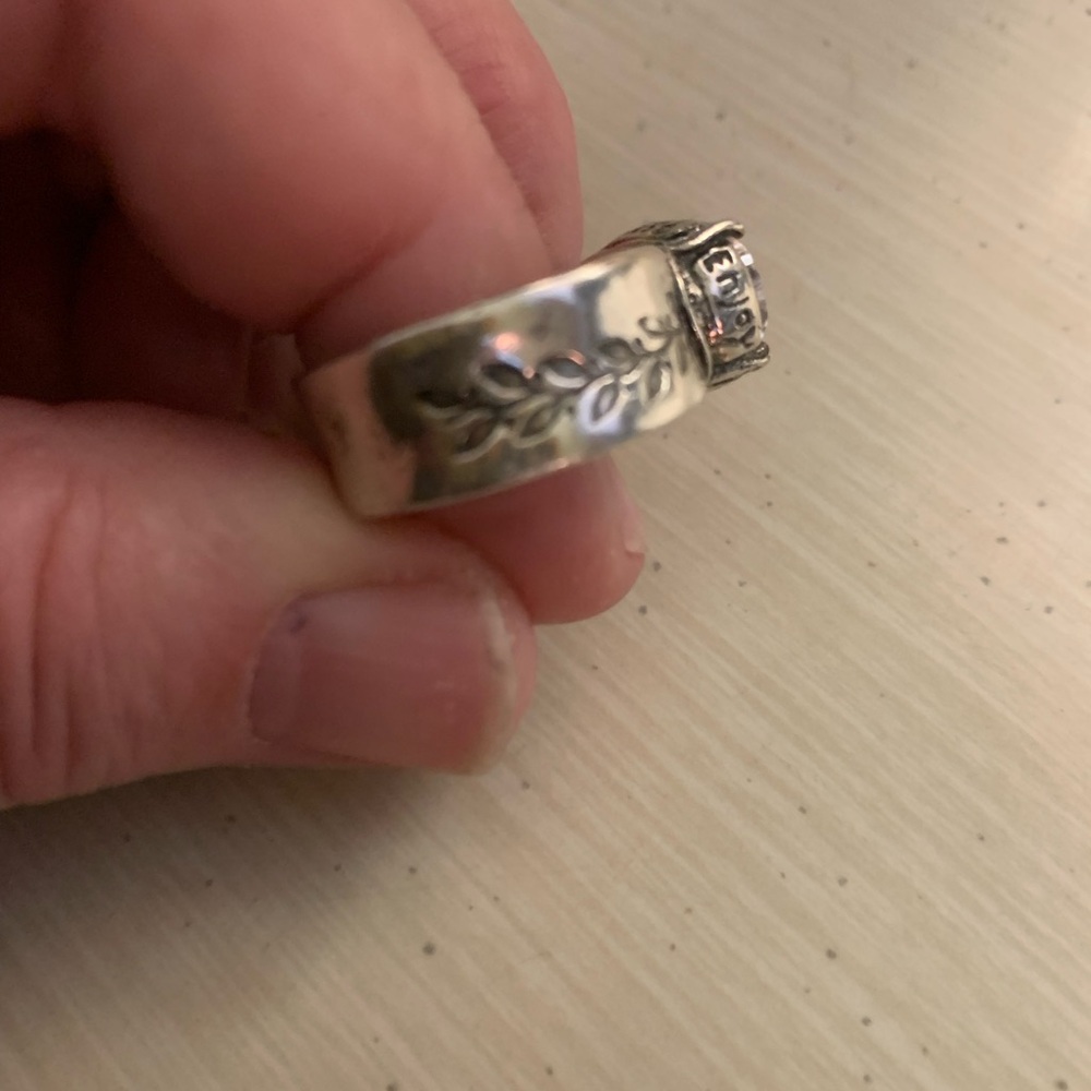Source Unknown Silver Ring With Clear Gemstone - image 3